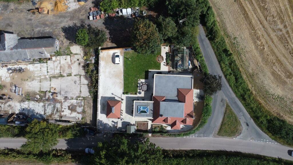 Additional property image - Brook Lane, Great Baddow
