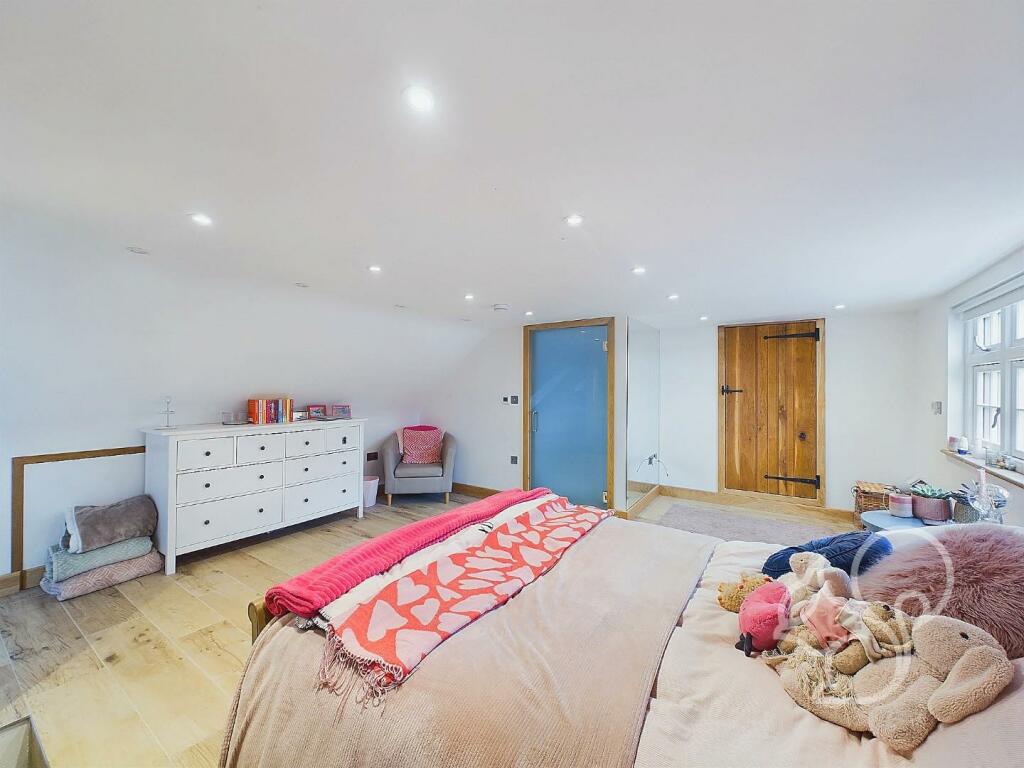 Additional property image - Brook Lane, Great Baddow
