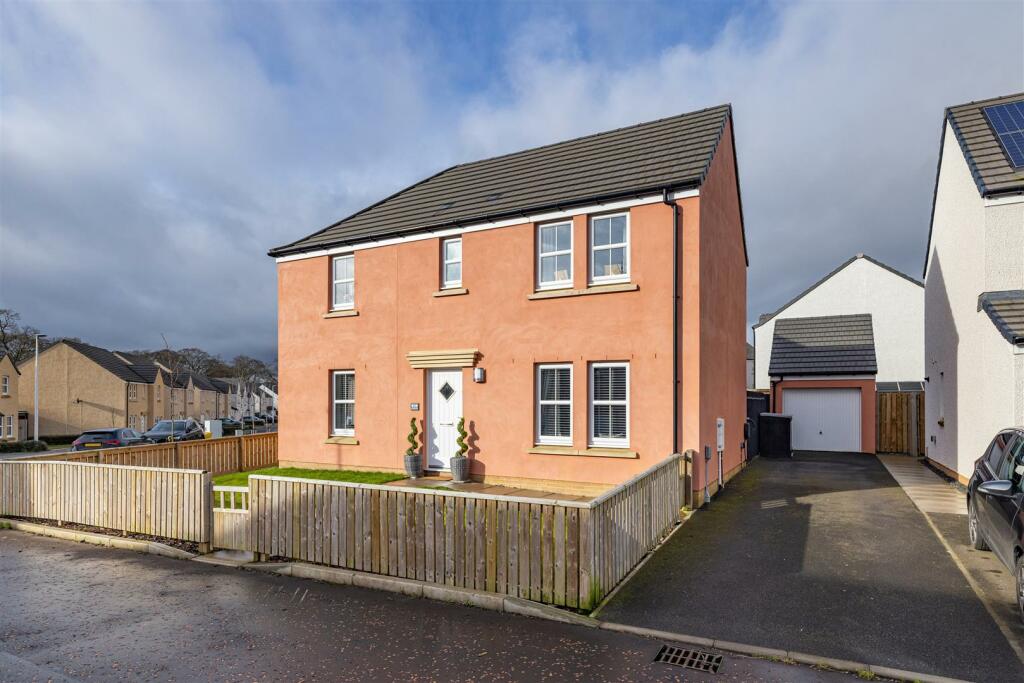 4 bedroom detached house for sale in 9 Knoll Park Drive, Galashiels, TD1