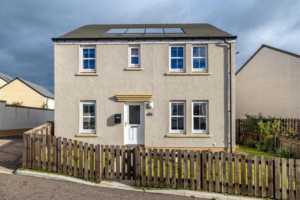 Main image of property: 8 Knoll Park Avenue, Galashiels