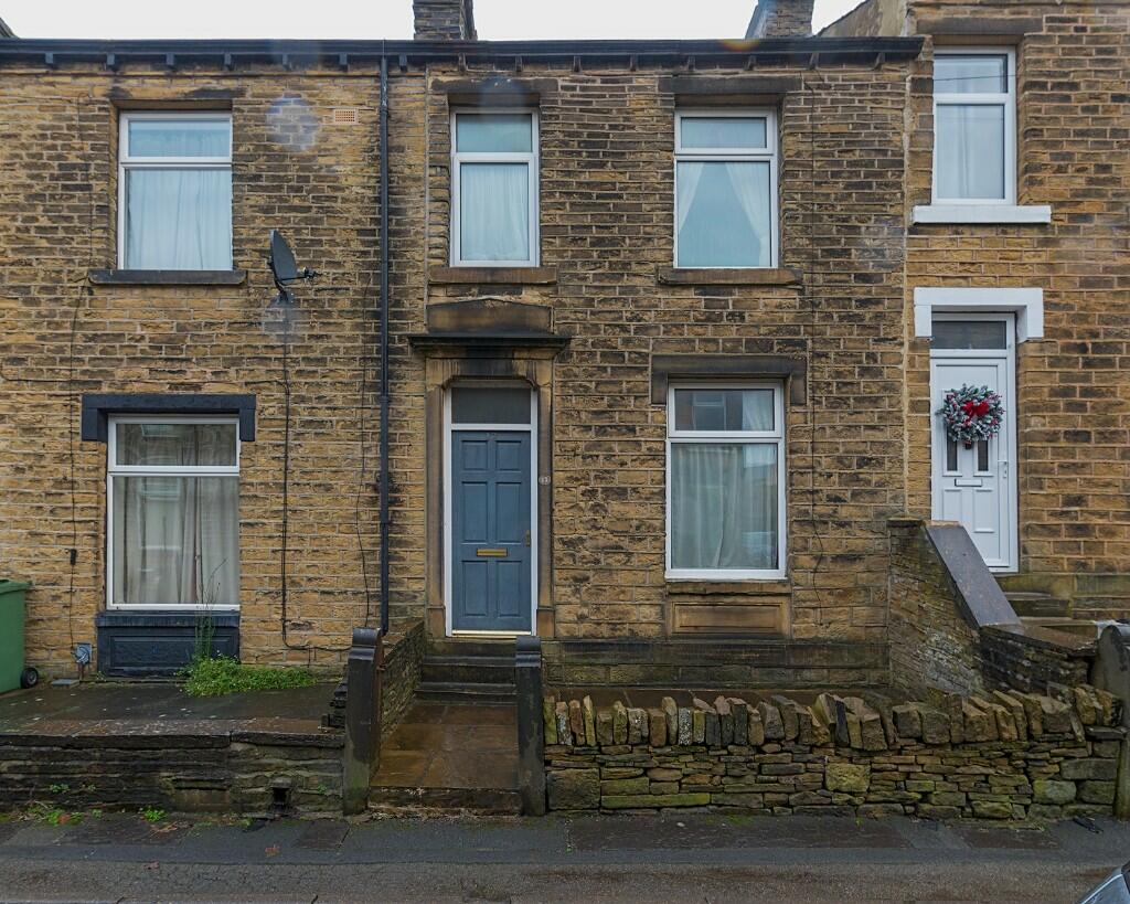 2 bedroom terraced house for sale in Chapel Terrace, Crosland Moor, Huddersfield, West Yorkshire, HD4