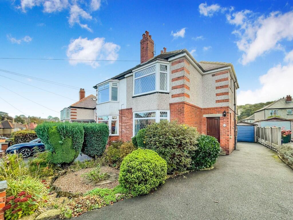 Main image of property: Benomley Crescent, Almondbury, Huddersfield, West Yorkshire, HD5