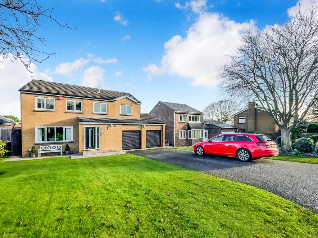 Main image of property: Almondbury Close, Almondbury, Huddersfield, West Yorkshire, HD5