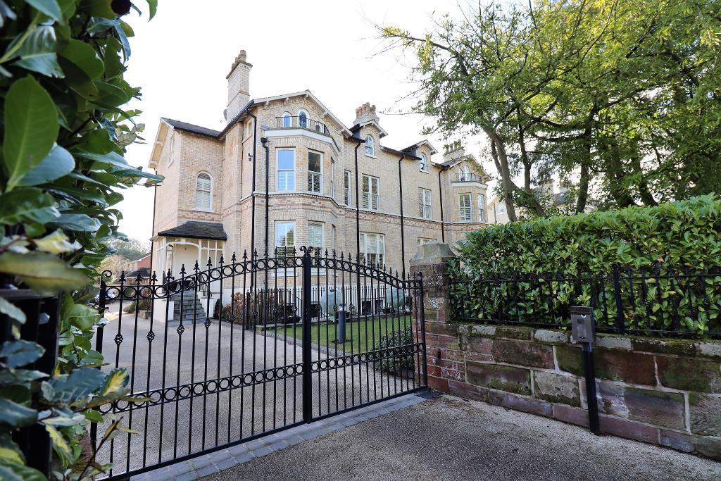 2 bedroom apartment for sale in Stamford Road, Bowdon, WA14 2JW, WA14