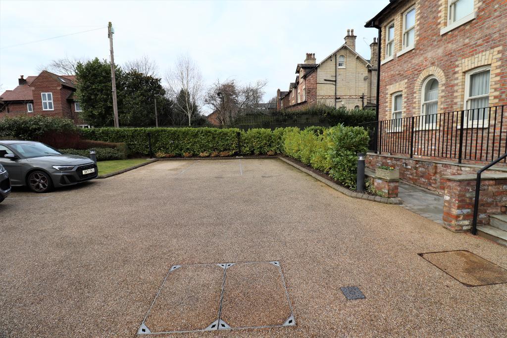 2 bedroom apartment for sale in Stamford Road, Bowdon, WA14 2JW, WA14