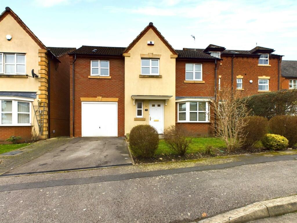 5 bedroom detached house for sale in Tom Blower Close, Wollaton, NG8