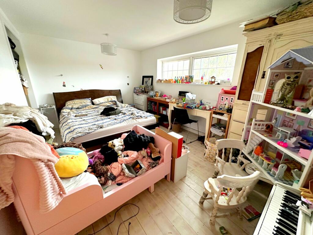 Additional property image - East Street, Lancing, BN15