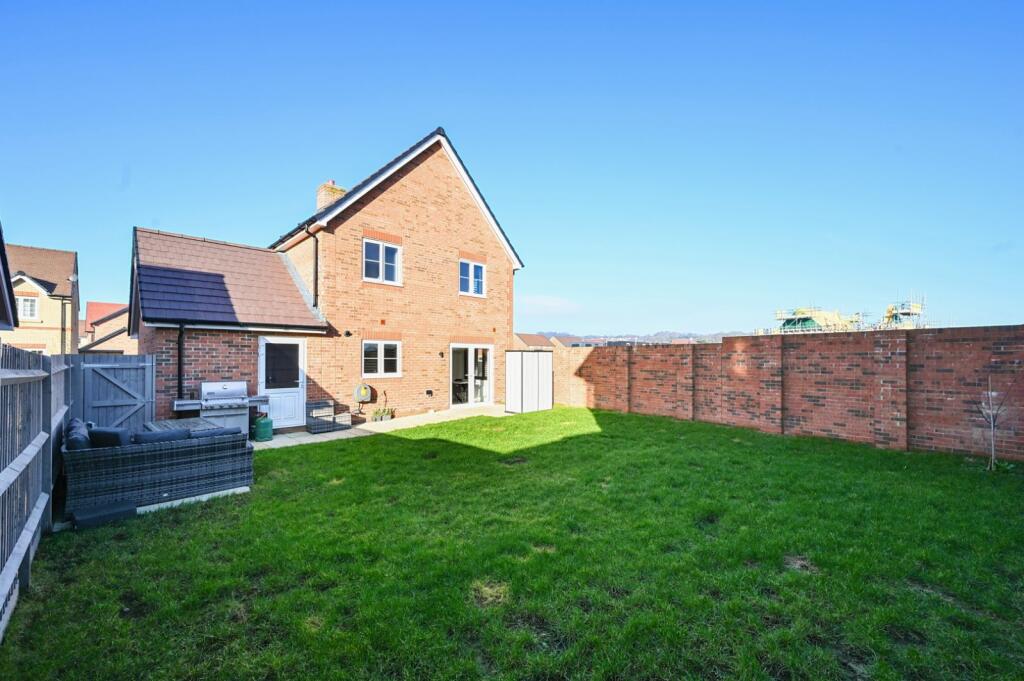 Additional property image - Kestrel Road, Lancing, West Sussex, BN15