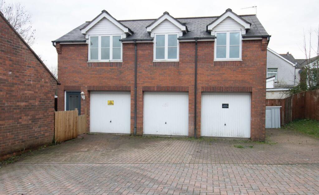 Main image of property: 5 Cwrt Pantycelyn, Pontllanfraith