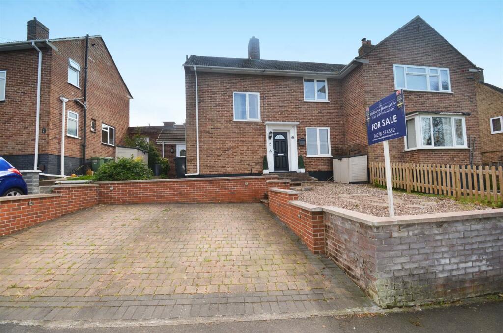 3 bedroom semidetached house for sale in Alfoxton Road, Bridgwater, TA6