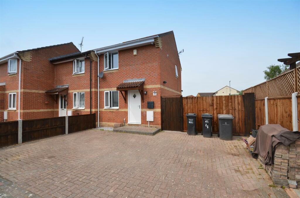 2 bedroom end of terrace house for sale in Leyton Drive, Bridgwater, TA6
