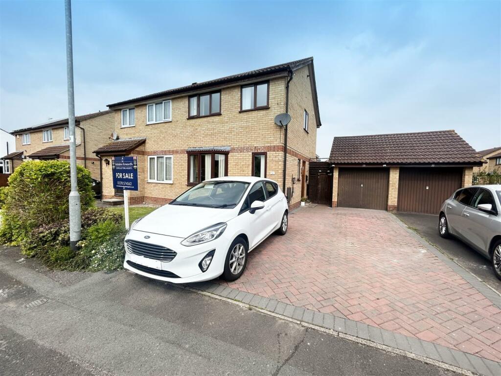 3 Bedroom Semi Detached House For Sale In Palm Tree Close Bridgwater Ta6