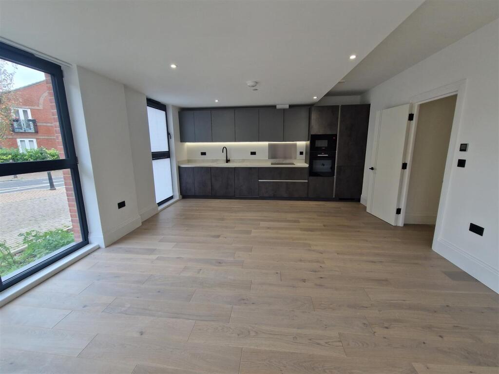 Main image of property: 351a Rotherhithe Street, London