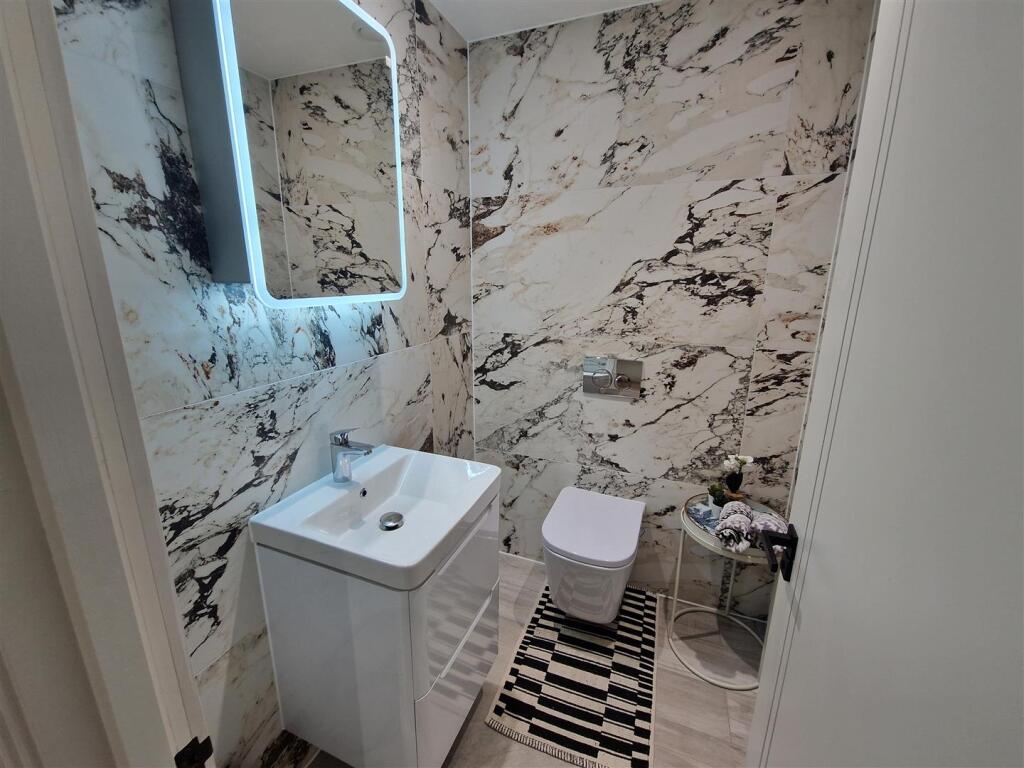 Main image of property: 351a Rotherhithe Street, London