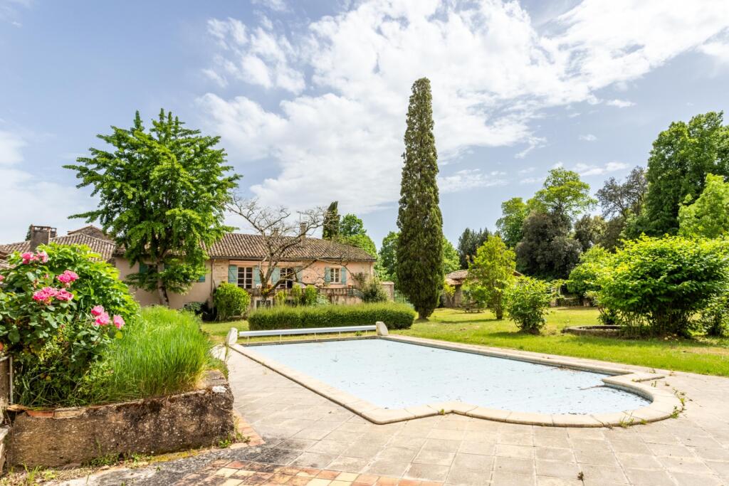 Main image of property: 82340 auvillar
