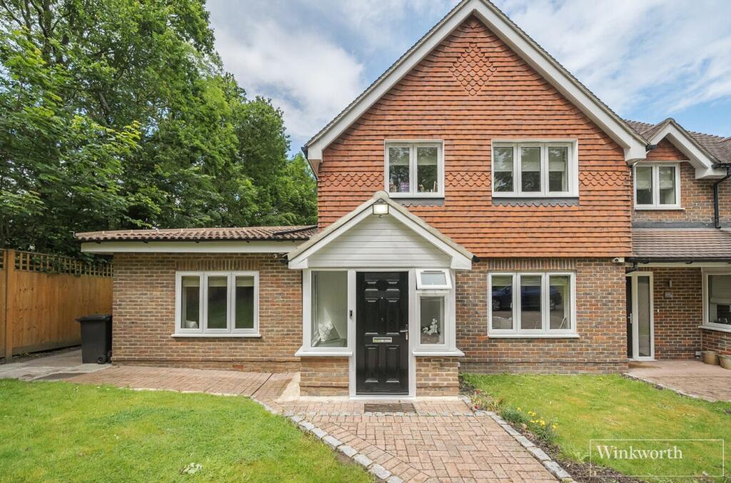 4 bedroom semidetached house for sale in Guildford Road, Bagshot