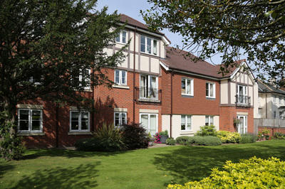 1 bedroom flat for sale in 20 Grange Court, Warwick Road, Solihull, West Midlands, B92