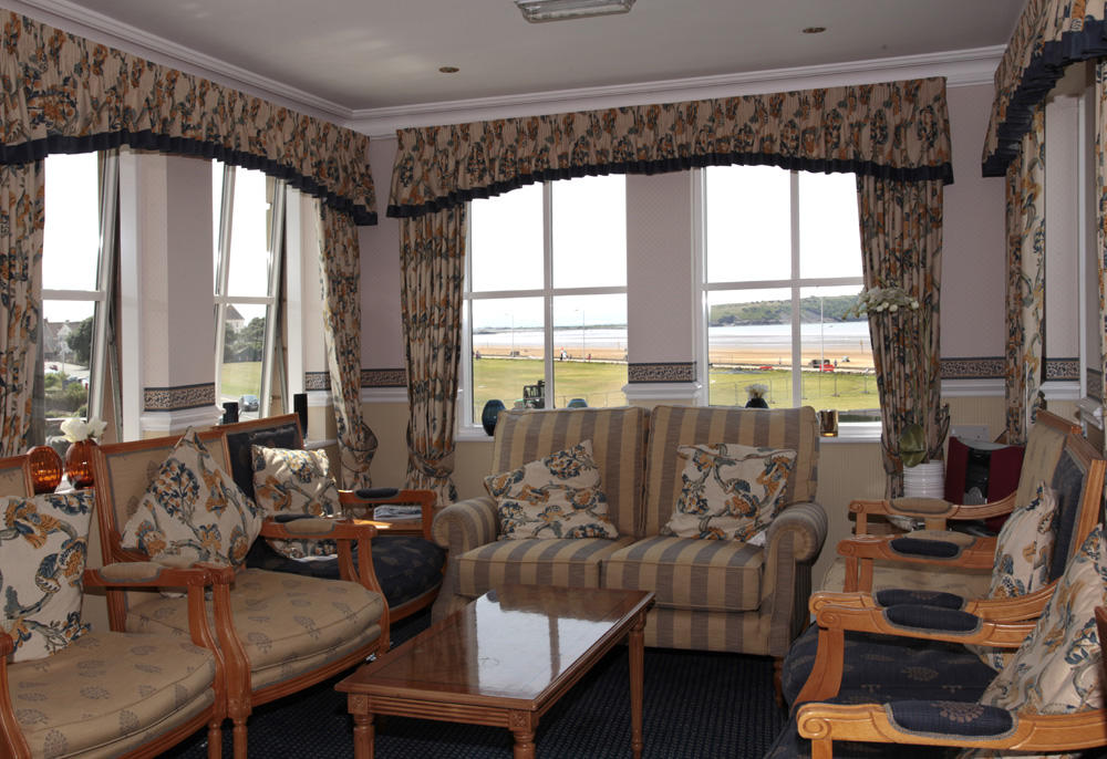 2 bedroom flat for sale in 51 Pegasus Court, 58 Beach Road, Weston