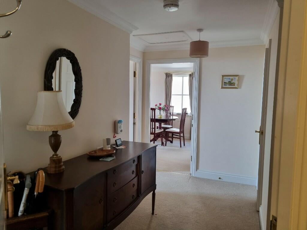 2 bedroom flat for sale in 51 Pegasus Court, 58 Beach Road, Weston