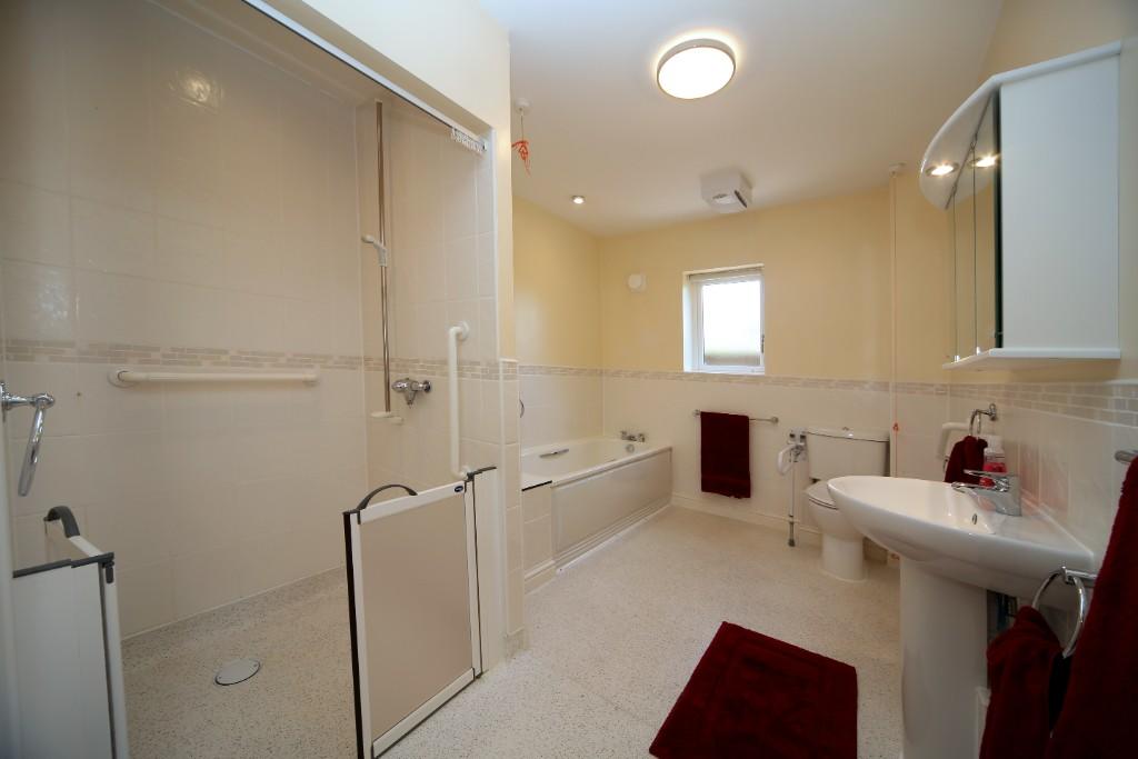 1 bedroom flat for sale in 39 Queen Anne Court, Bristol Road, Quedgeley