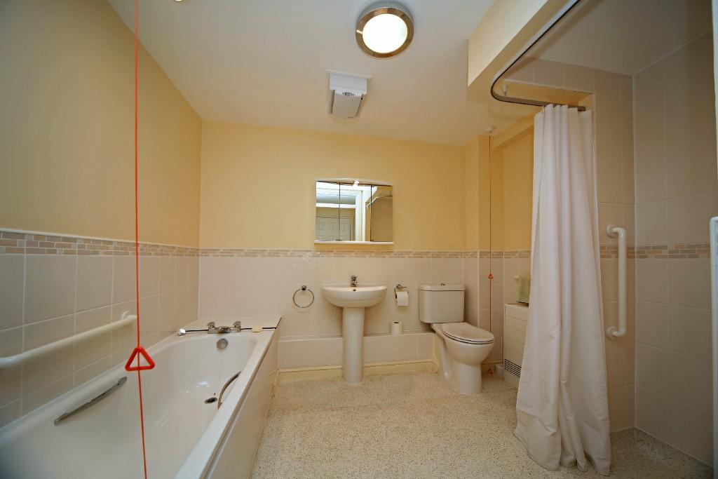 1 bedroom flat for sale in 39 Queen Anne Court, Bristol Road, Quedgeley