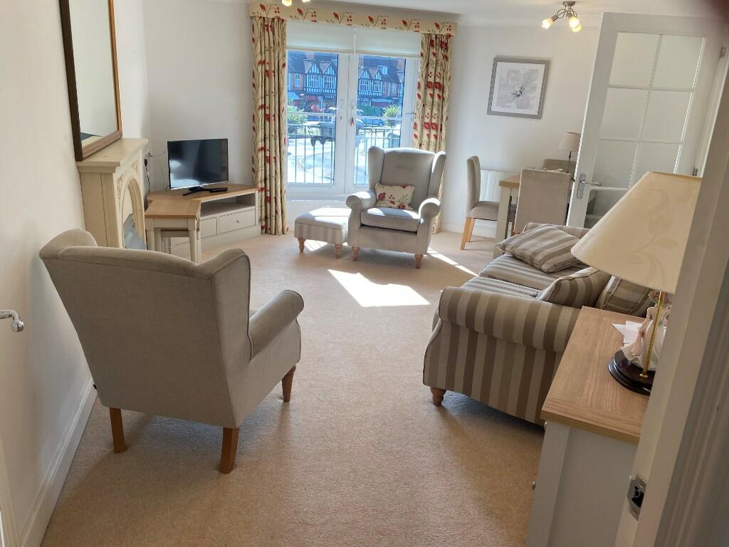 Main image of property: 14 Grange Court, 298 Warwick Road, Solihull, West Midlands, B92 7GL