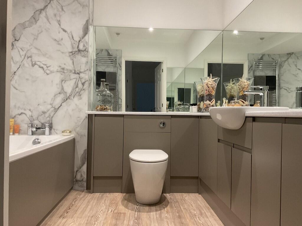 Additional property image - 18 Cavendish Court, Sackville Way, Cambourne, Cambridge, CB23 6HB