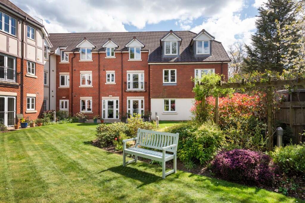 Main image of property: 15 Grange Court, 298 Warwick Road, Solihull, B92 7GL