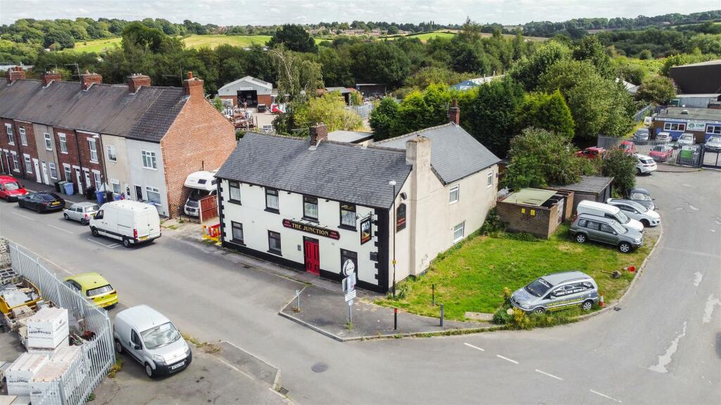 Pub for sale in Pottery Lane East, Chesterfield, S41