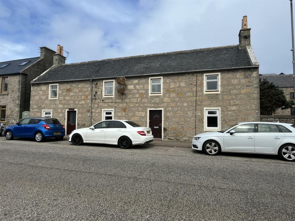 2 bedroom flat for sale in Clifton Road, Lossiemouth, IV31