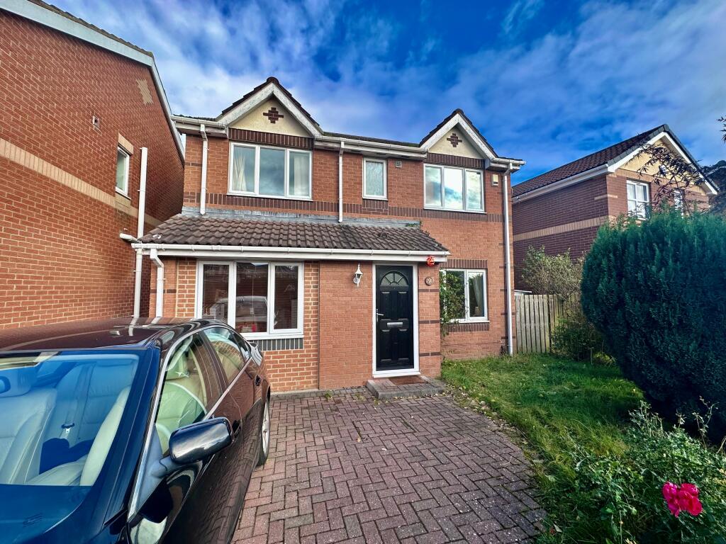 4 bedroom detached house for sale in Woodlands Grange, Palmersville