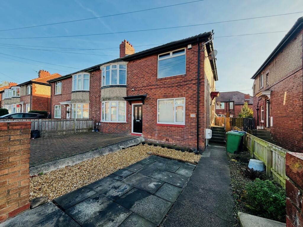 2 bedroom flat for sale in Benton Road, Benton, Newcastle upon Tyne, NE7