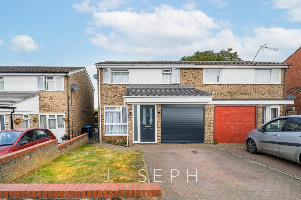 3 bedroom semidetached house for sale in Sheldrake Drive, Ipswich, IP2