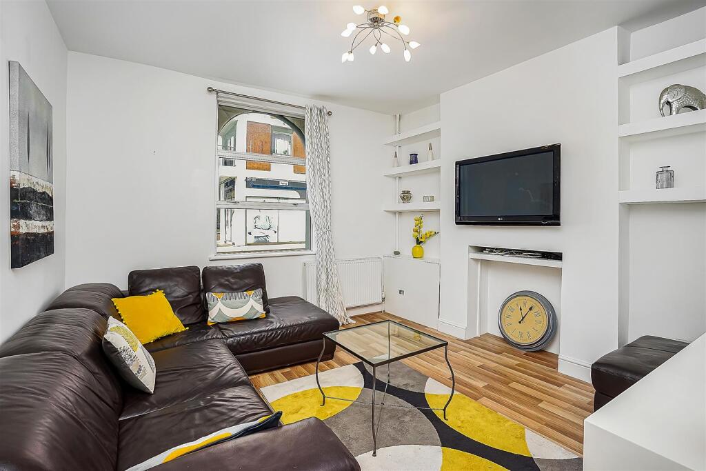 Main image of property: New North Road, Islington, London, N1 7BJ