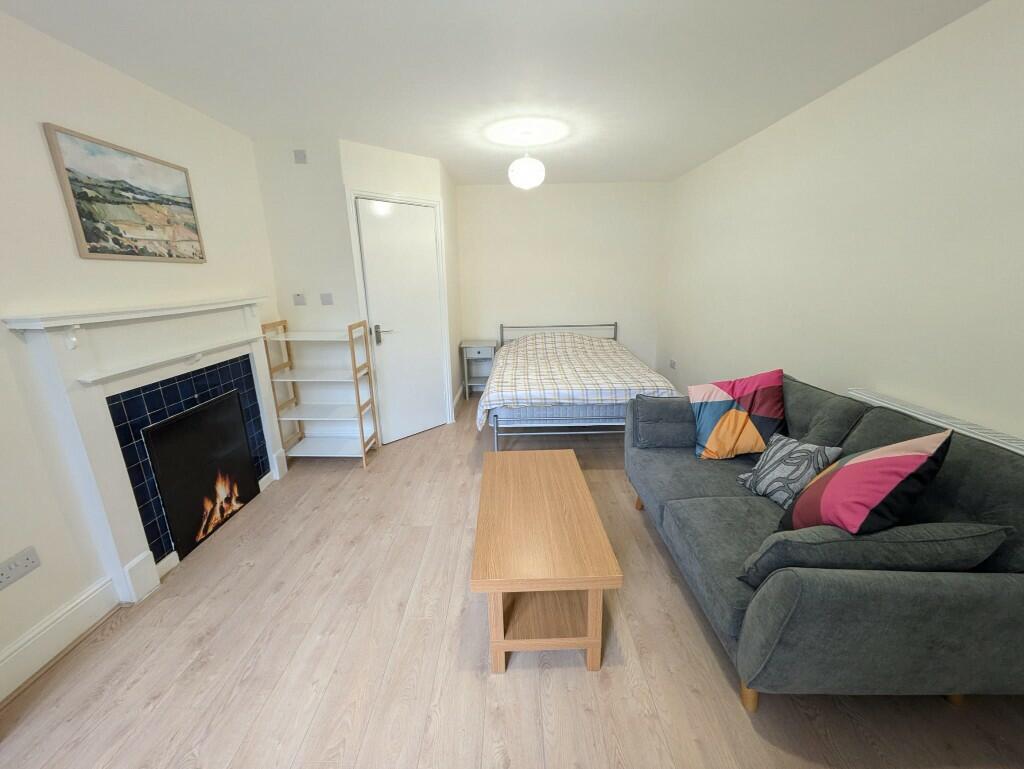 Main image of property: Flat 3, 301 Upper Brook Street, Manchester, Greater Manchester, M13