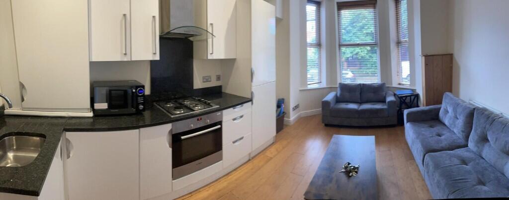 Main image of property: £175 pppw Incl Bills, Flat 1, 39 Brighton Grove, Manchester, Greater Manchester, M14