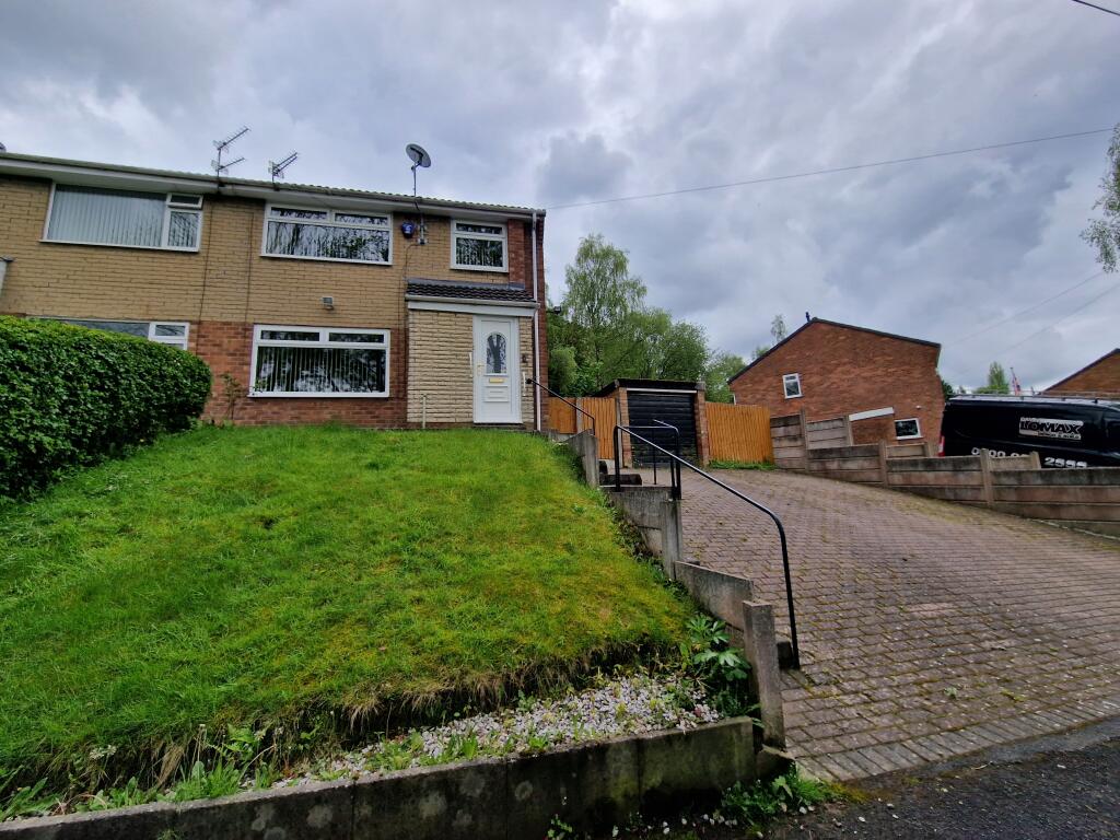 3 bedroom semidetached house for sale in Belvedere Drive, Dukinfield, SK16