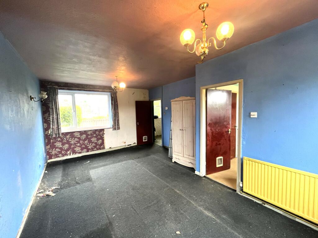 3 bedroom terraced house for sale in Hattersley Road East, Hyde, SK14