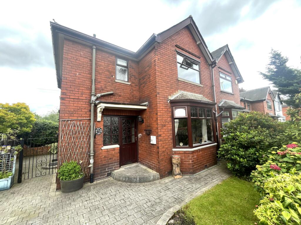 3 bedroom semidetached house for sale in Birch Lane, Dukinfield, SK16
