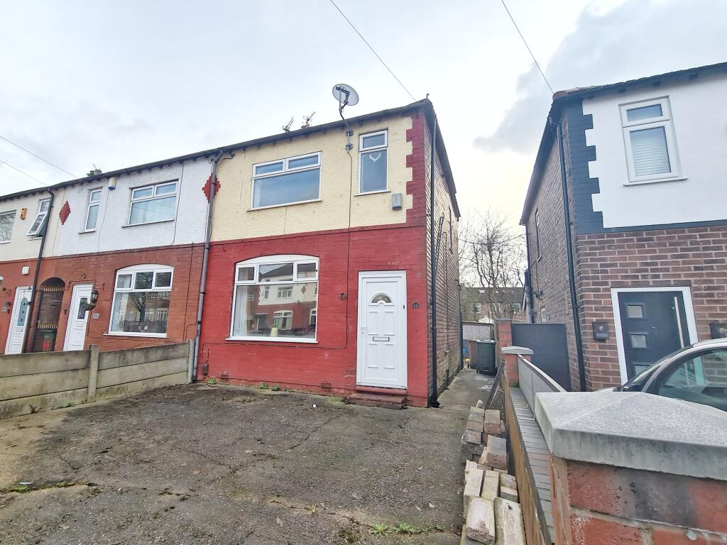 3 bedroom semidetached house for sale in Priory Lane, Reddish, SK5