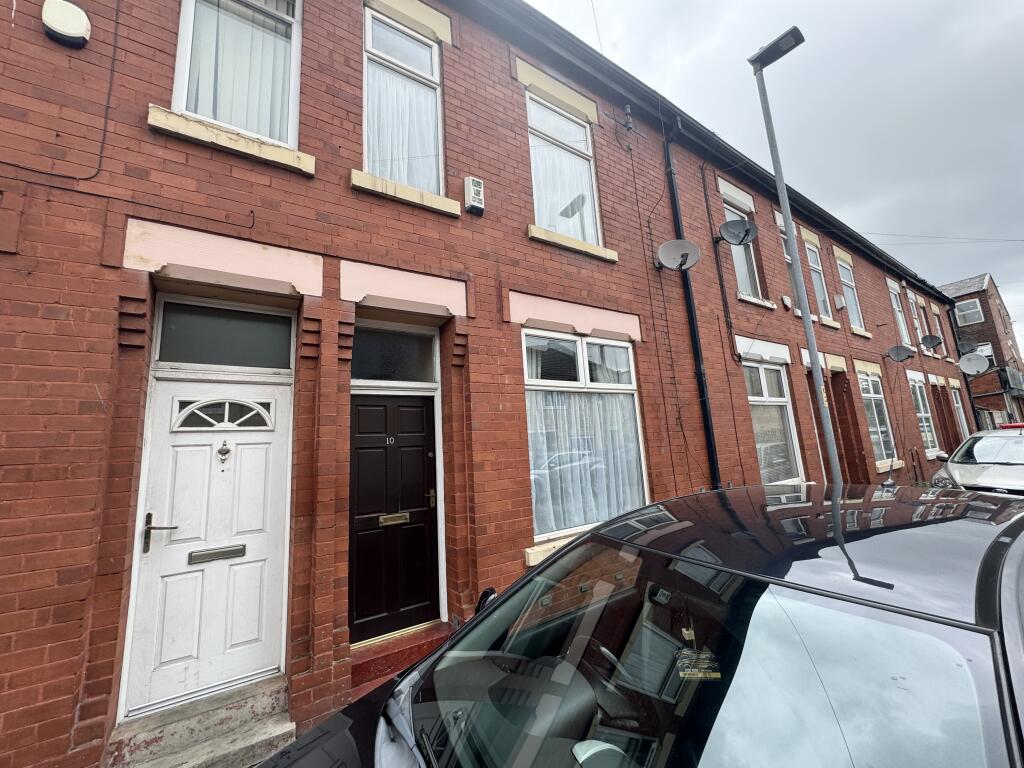 3 bedroom terraced house for sale in Sunny Brow Road, Gorton, M18