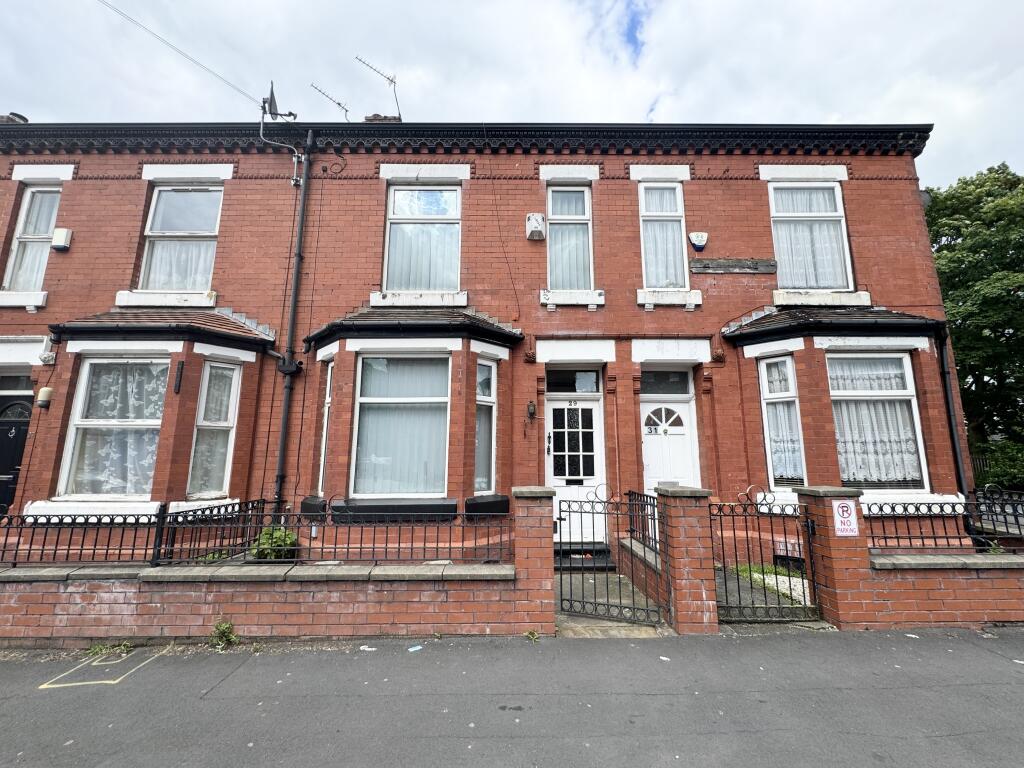 3 bedroom terraced house for sale in Levenshulme Road, Gorton, M18