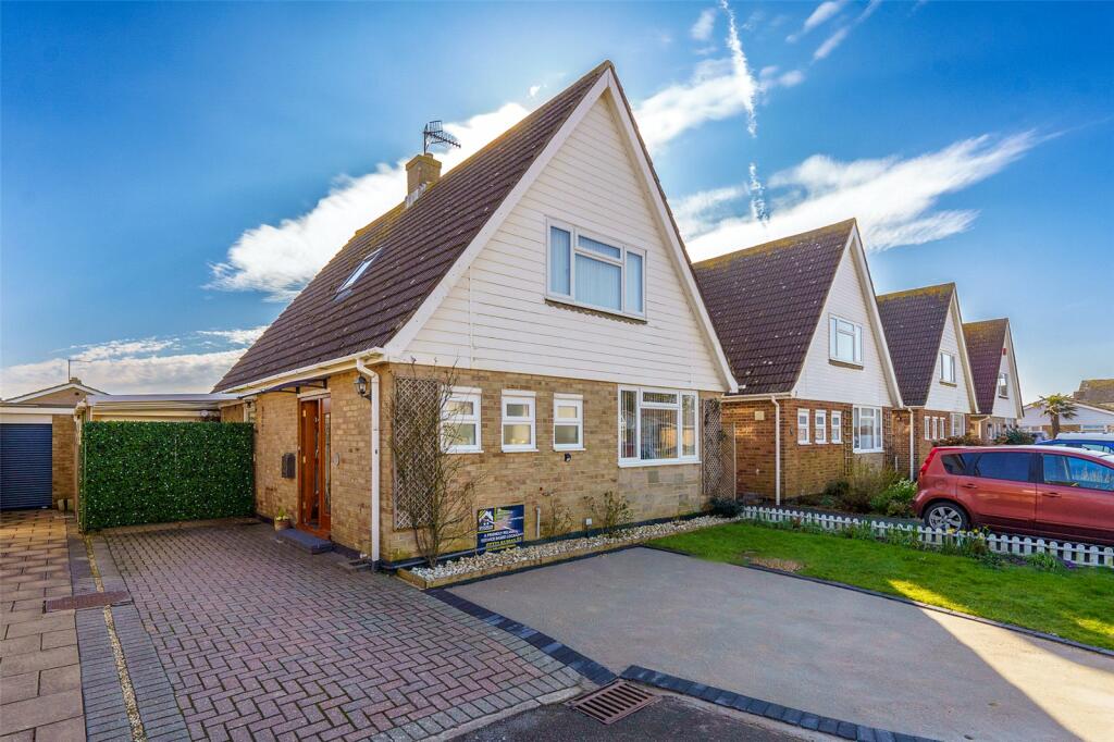 2 bedroom detached house for sale in Doone End, South Ferring, Worthing, West Sussex, BN12