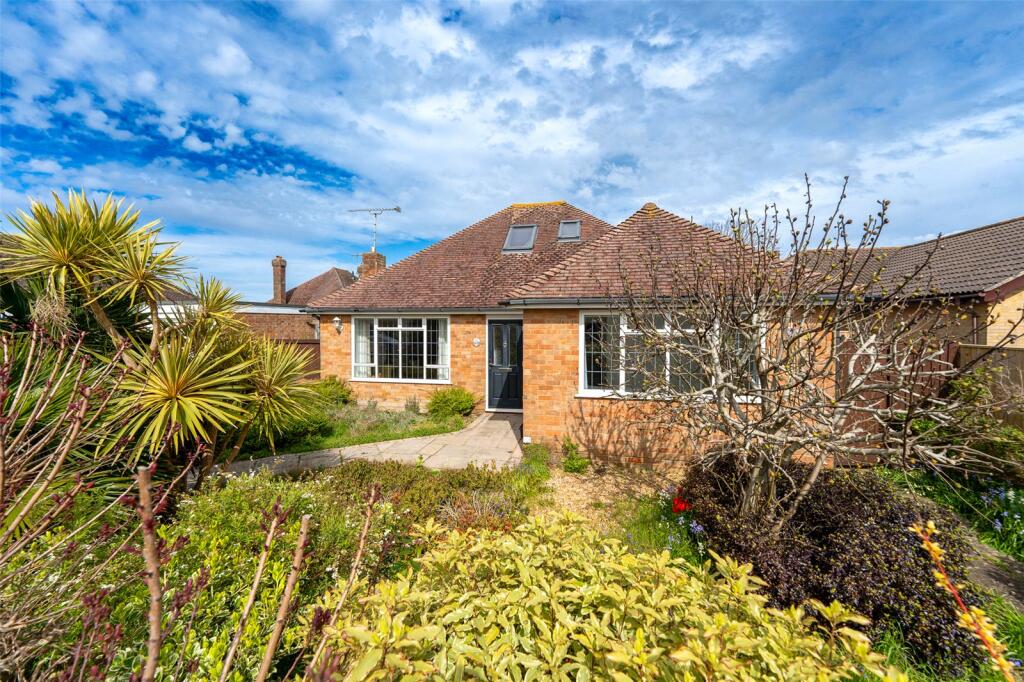 3 bedroom bungalow for sale in Sark Gardens, Ferring, Worthing, West Sussex, BN12