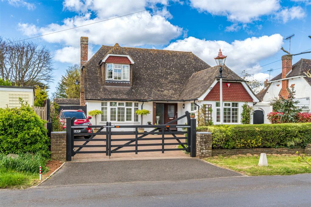 4 bedroom bungalow for sale in Sea Lane, Ferring, Worthing, West Sussex, BN12