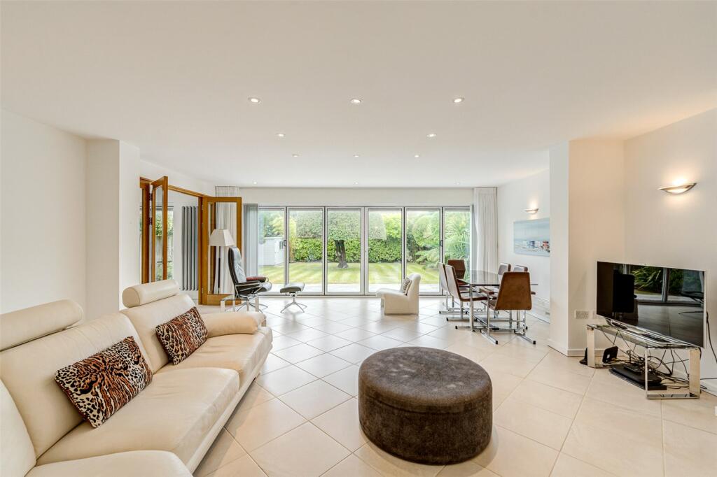Additional property image - St. Malo Close, Ferring, Worthing, West Sussex, BN12