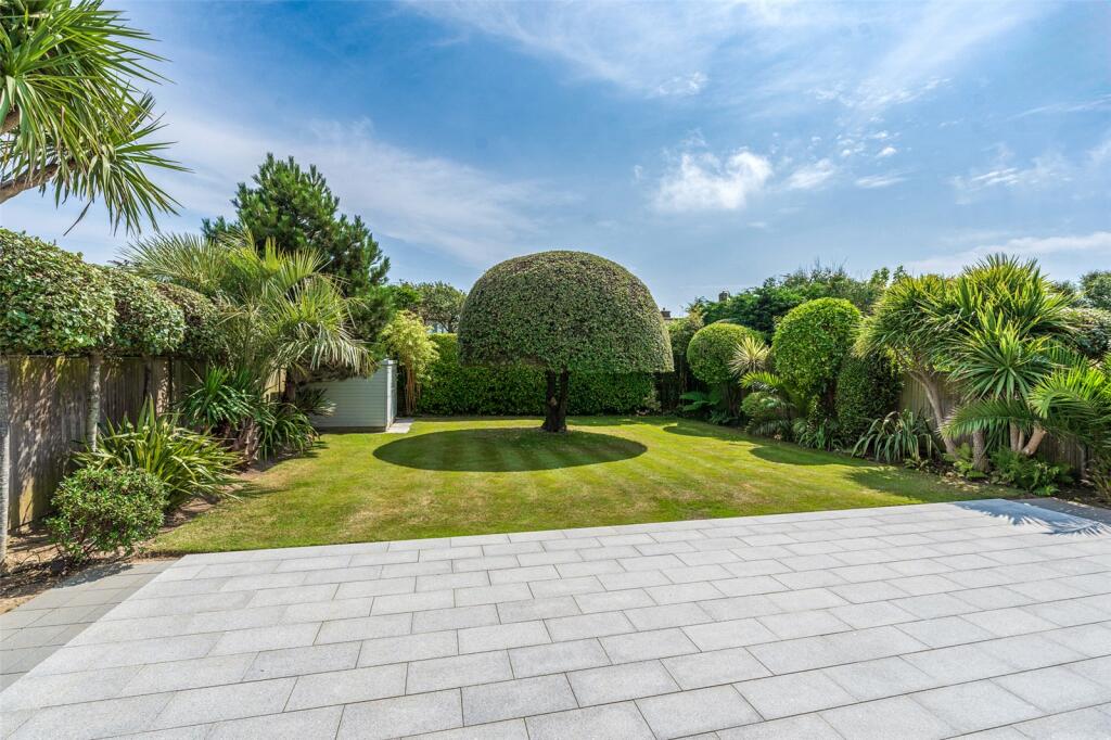 Additional property image - St. Malo Close, Ferring, Worthing, West Sussex, BN12