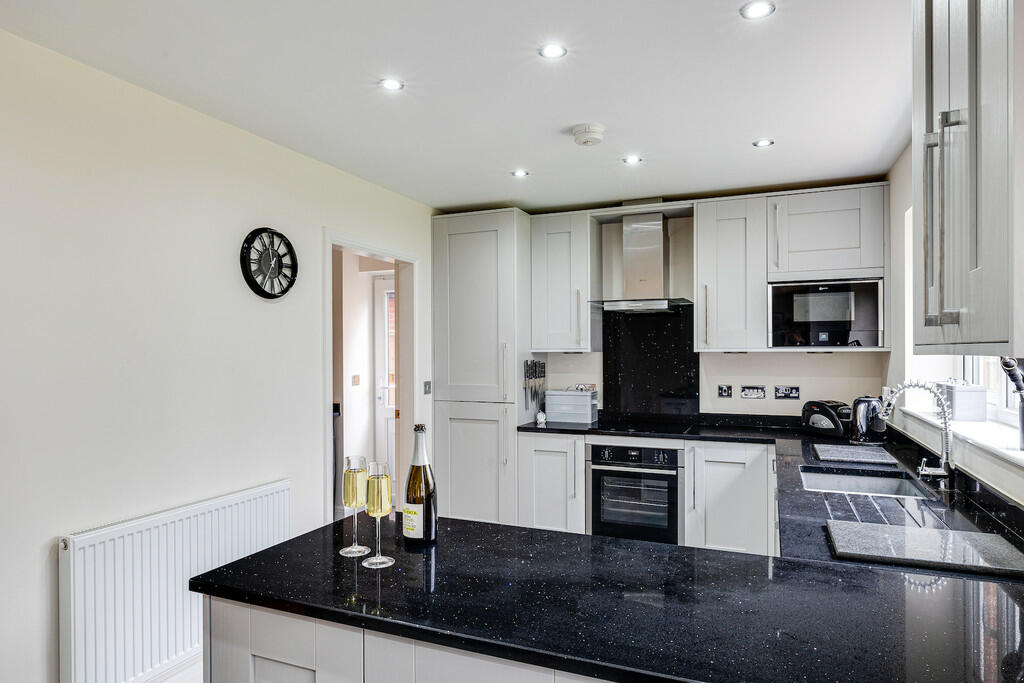 4 bedroom detached house for sale in Hudson Close, Chester, CH2