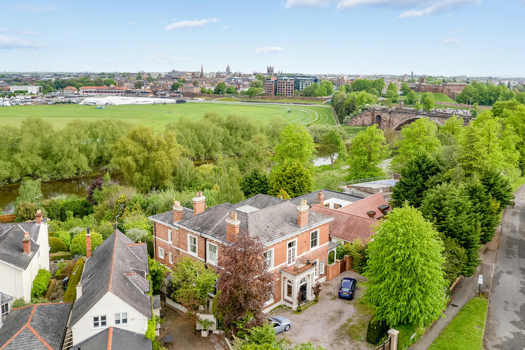 4 bedroom apartment for sale in Curzon Park North, Chester, CH4