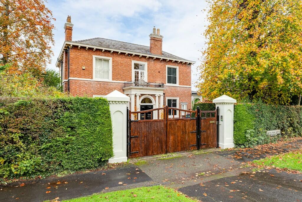 4 bedroom apartment for sale in Curzon Park North, Chester, CH4